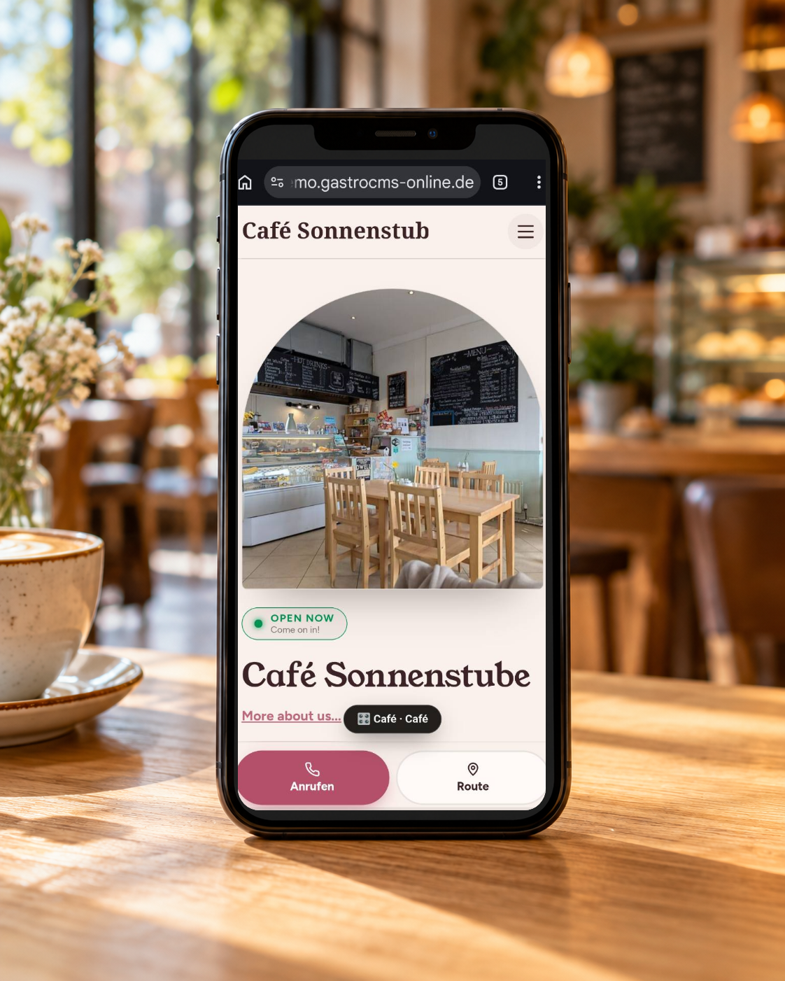 Echte mobile GastroCMS Café-Ansicht auf einem Smartphone
